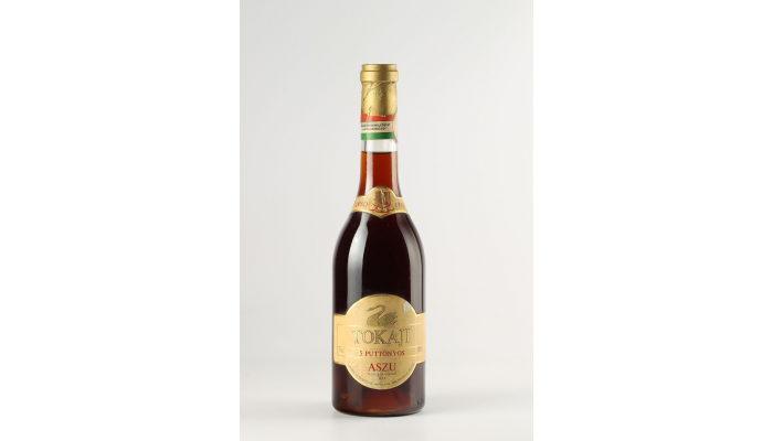 Voz alkoholnih pića za dve osobe: Rum sa vanilom 0,2 l,Tokaji aszu 5 puttonyos(vino)0,5l ,Šampanjac 0,7l